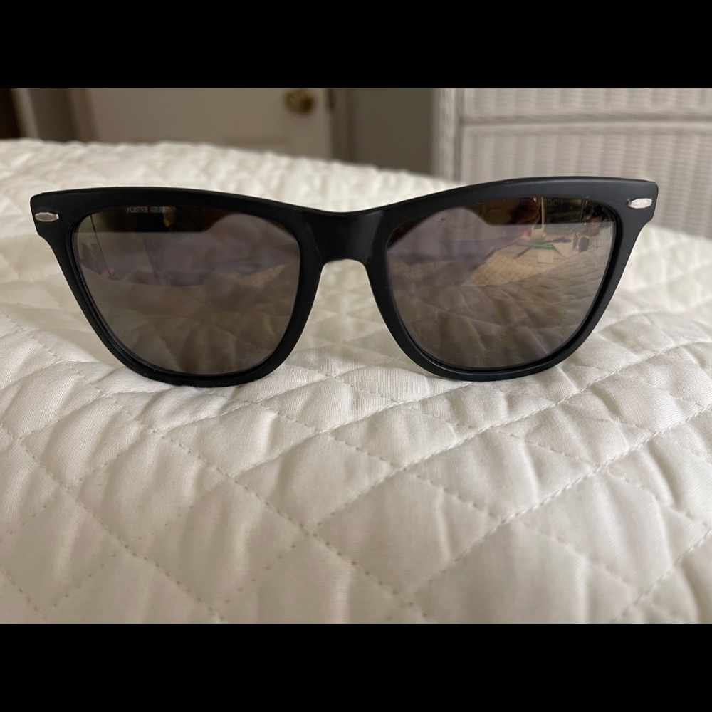 NWOT  Polarized Unisex SUNGLASSES Matte Black Casual